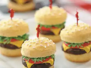 20 Tasty Toy-themed Cupcakes