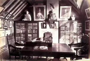 10 Most Influential Desks Of The Modern Age